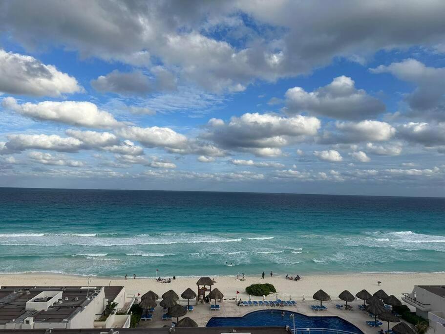 Amazing Beachfront Apartment Cancun Luaran gambar