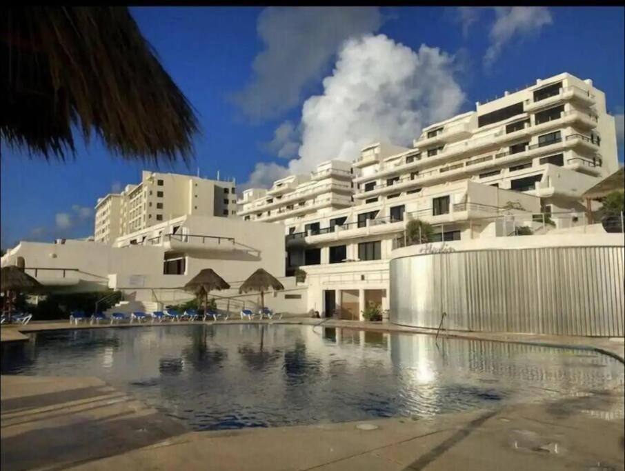 Amazing Beachfront Apartment Cancun Luaran gambar