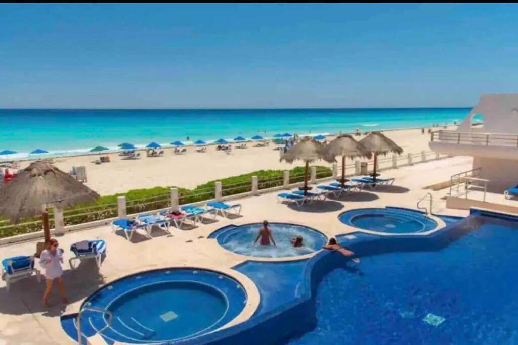 Amazing Beachfront Apartment Cancun Luaran gambar